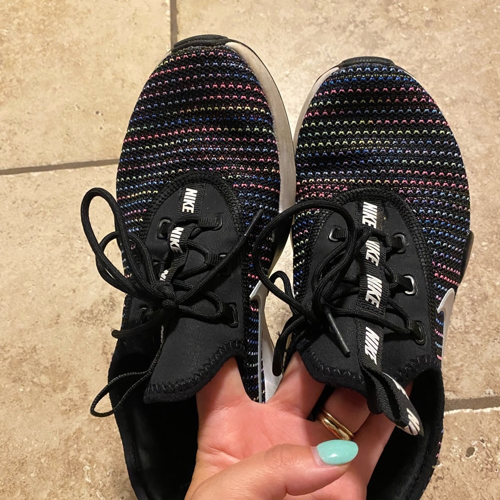 Colorful knit Nikes! Size 6youth or 7.5/8 women!